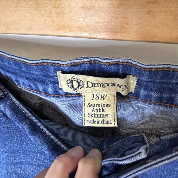 Democracy Blue Medium Wash Mid-Rise Seamless Ankle Skimmer Jeans Size 18W - Picture 5 of 14